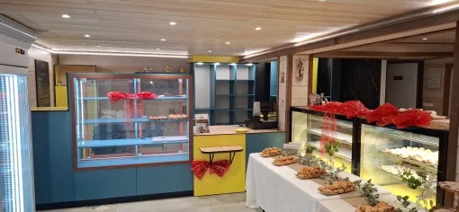 Rénovation complète d'une boulangerie suite à un dégât des eaux à La Saline, Saint-Pierre, DJT Agencement